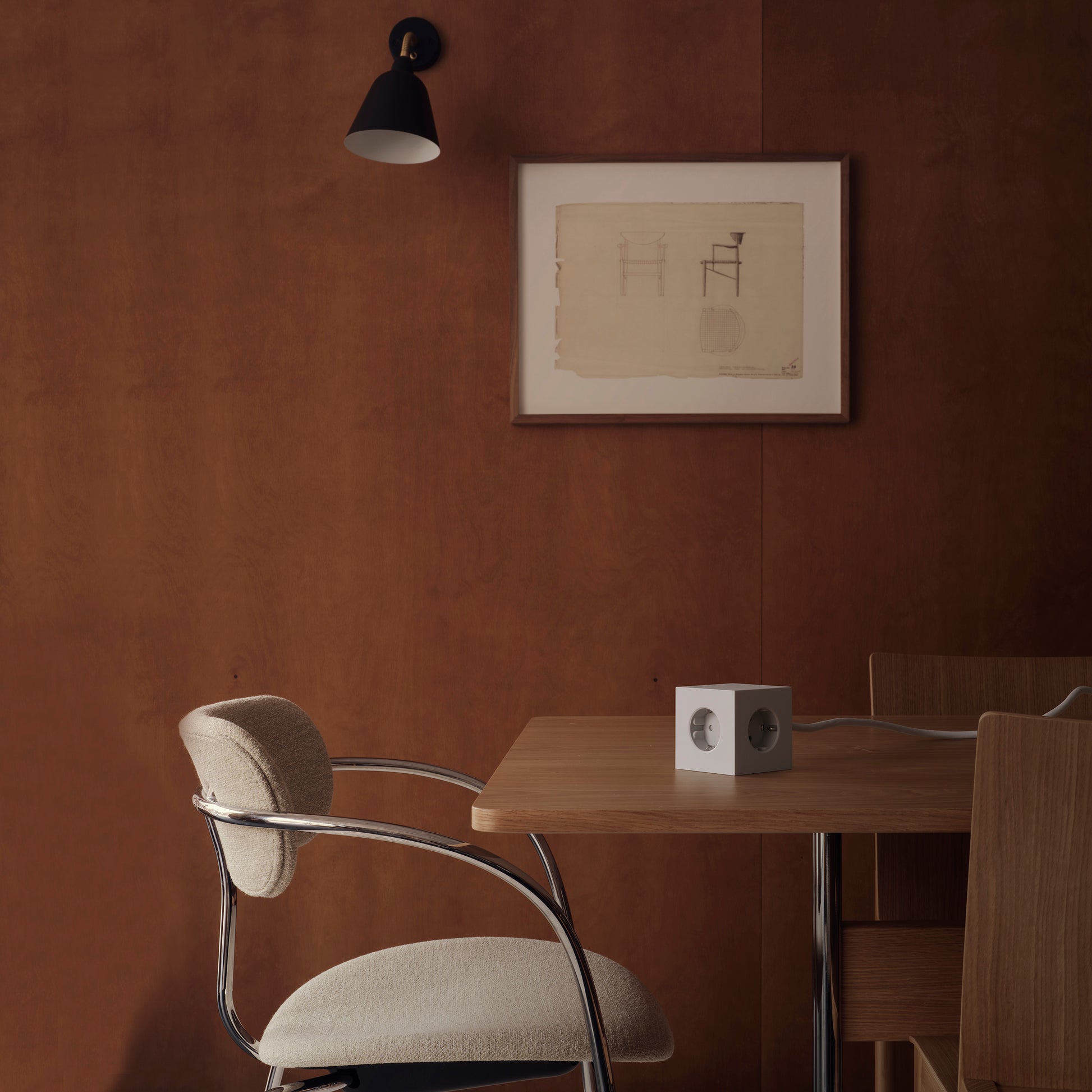 Avolt Square 1 Stekkerdoos & USB-C oplader│3 meter│Gotland Grey│art. SQ1-EUFC-30GG│op houten tafel
