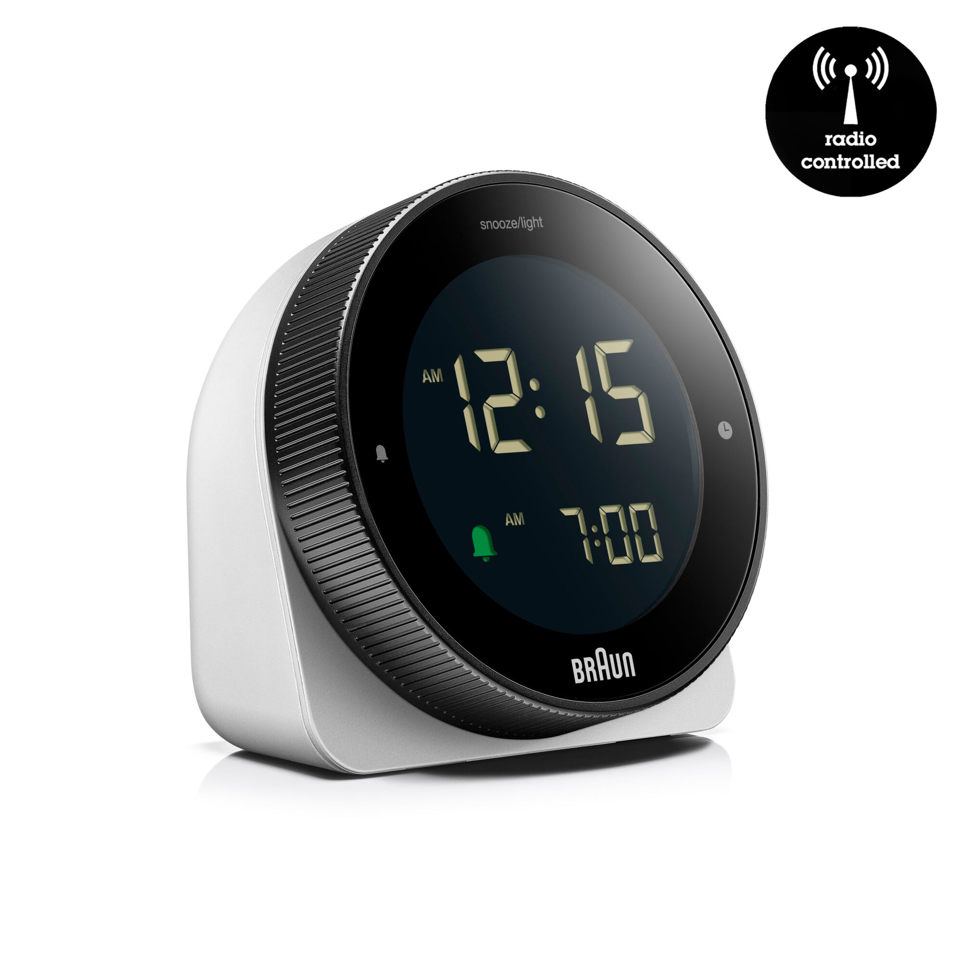 Braun Wekker BC24W-DCF Digitaal Wit│Radiogestuurd│vooraanzicht schuin met Radio-Controlled teken