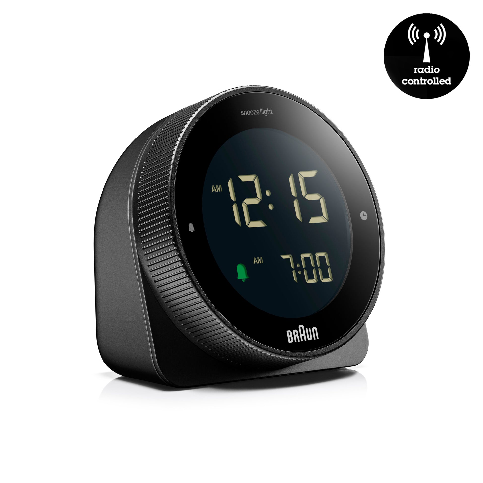 Braun Wekker BC24B-DCF Digitaal Zwart│Radiogestuurd│voorkant schuin met Radio-Controlled teken