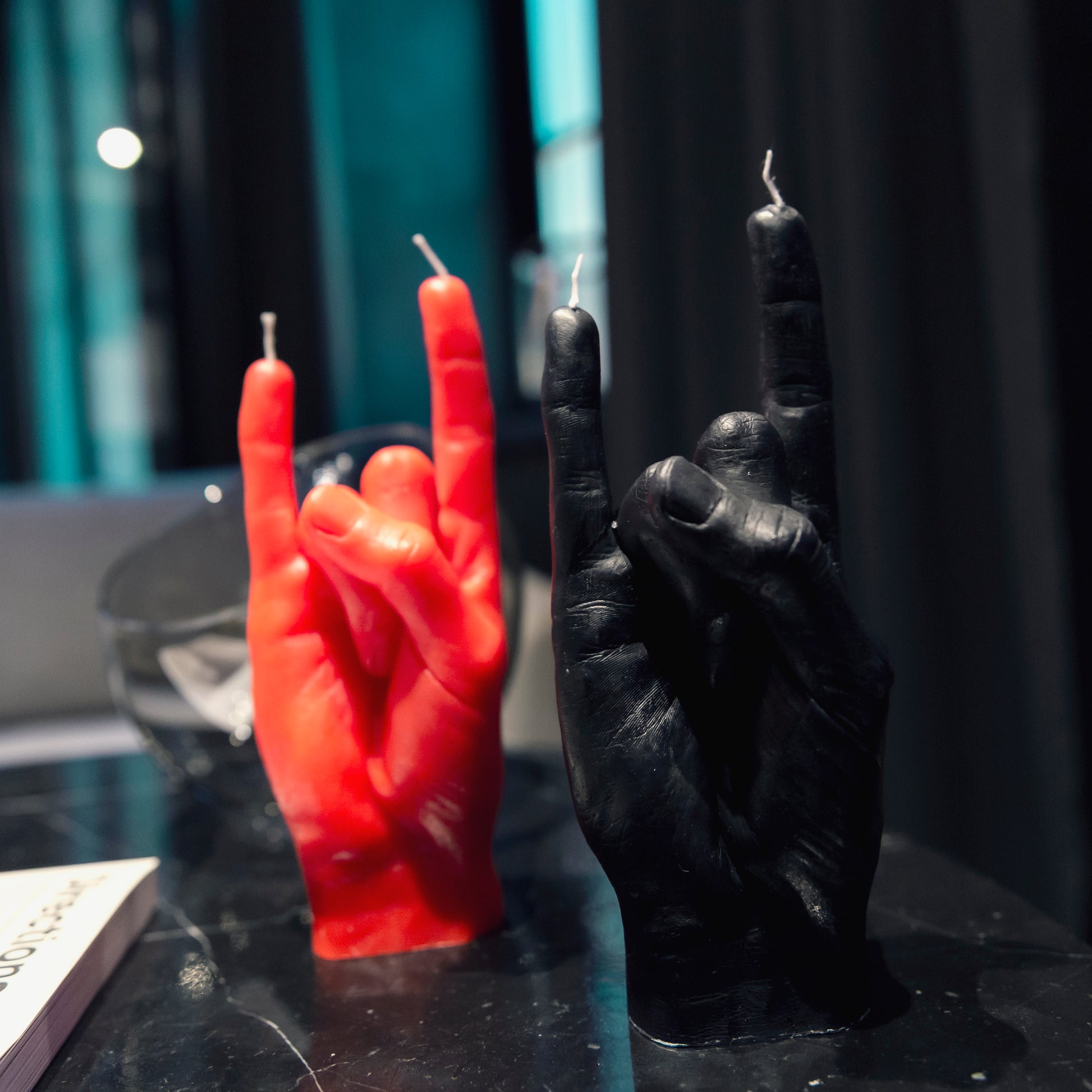 Candlehand You Rock Kaars Zwart│art. RCK-BLACK│met rode versie op