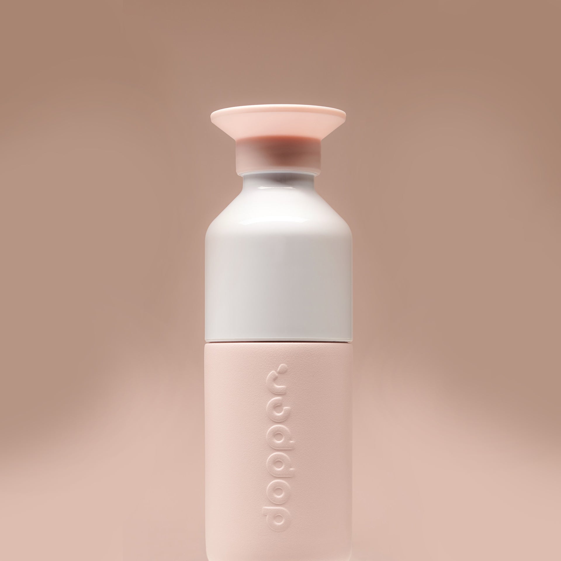 Dopper Steel Soft Pink│Waterfles 350 ml│art. 7283│met roze achtergrond
