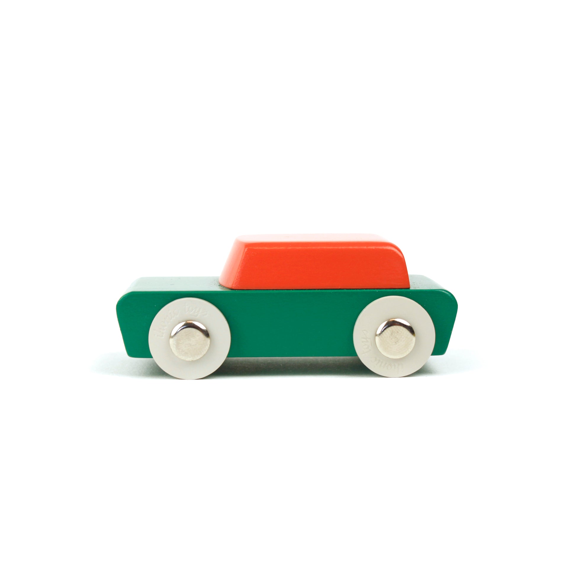 Duotone Car #1│Floris Hovers│Ikonic│Houten Speelgoedauto│art. 190194│zijkant met schaduw