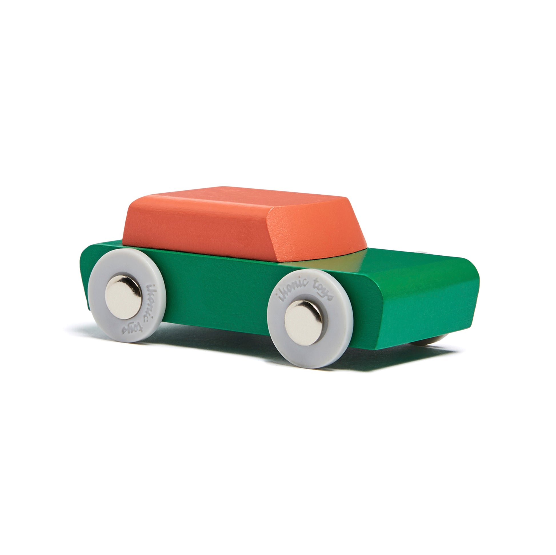 Duotone Car #1│Floris Hovers│Ikonic│Houten Speelgoedauto│art. 190194│voorkant schuin rechts