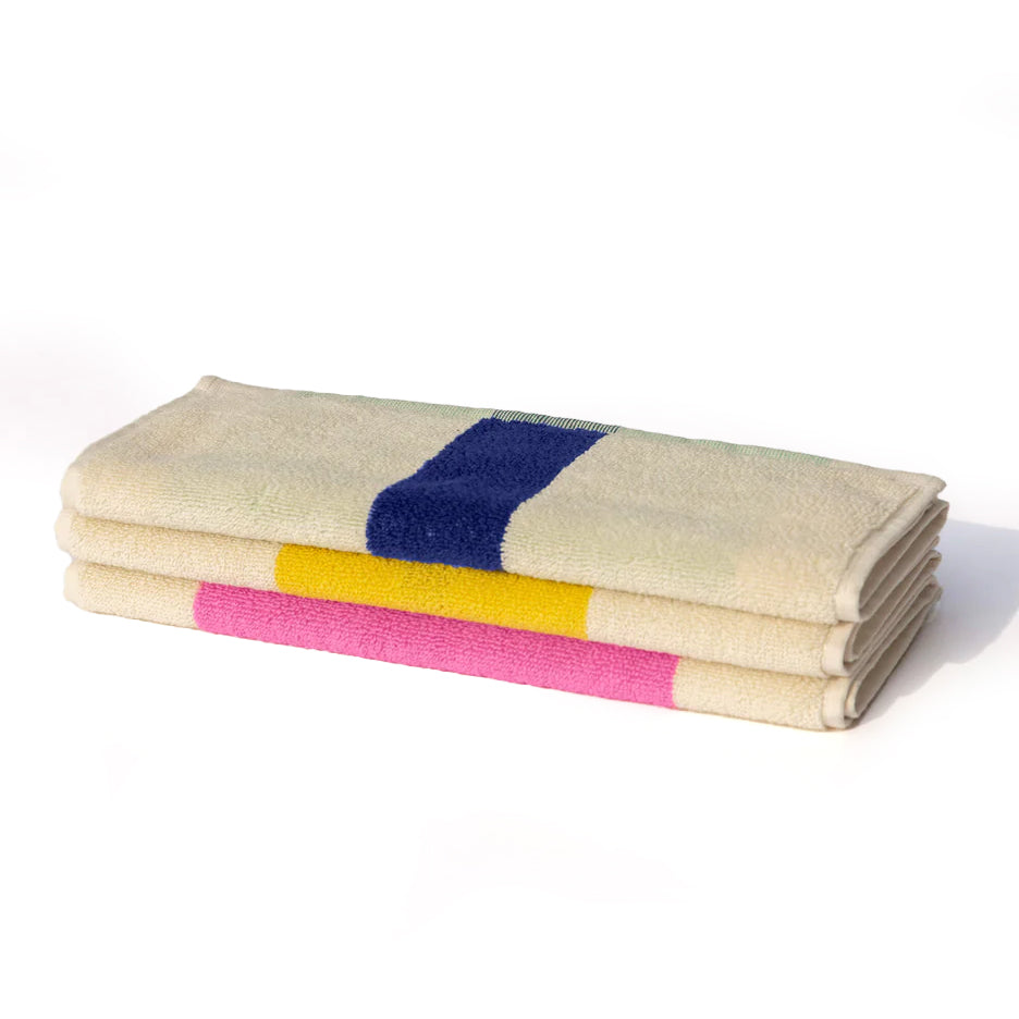 Gastendoekjes Martens & Martens Suite702│art. MMTTSET30PIRBBR│stapel opgevouwen