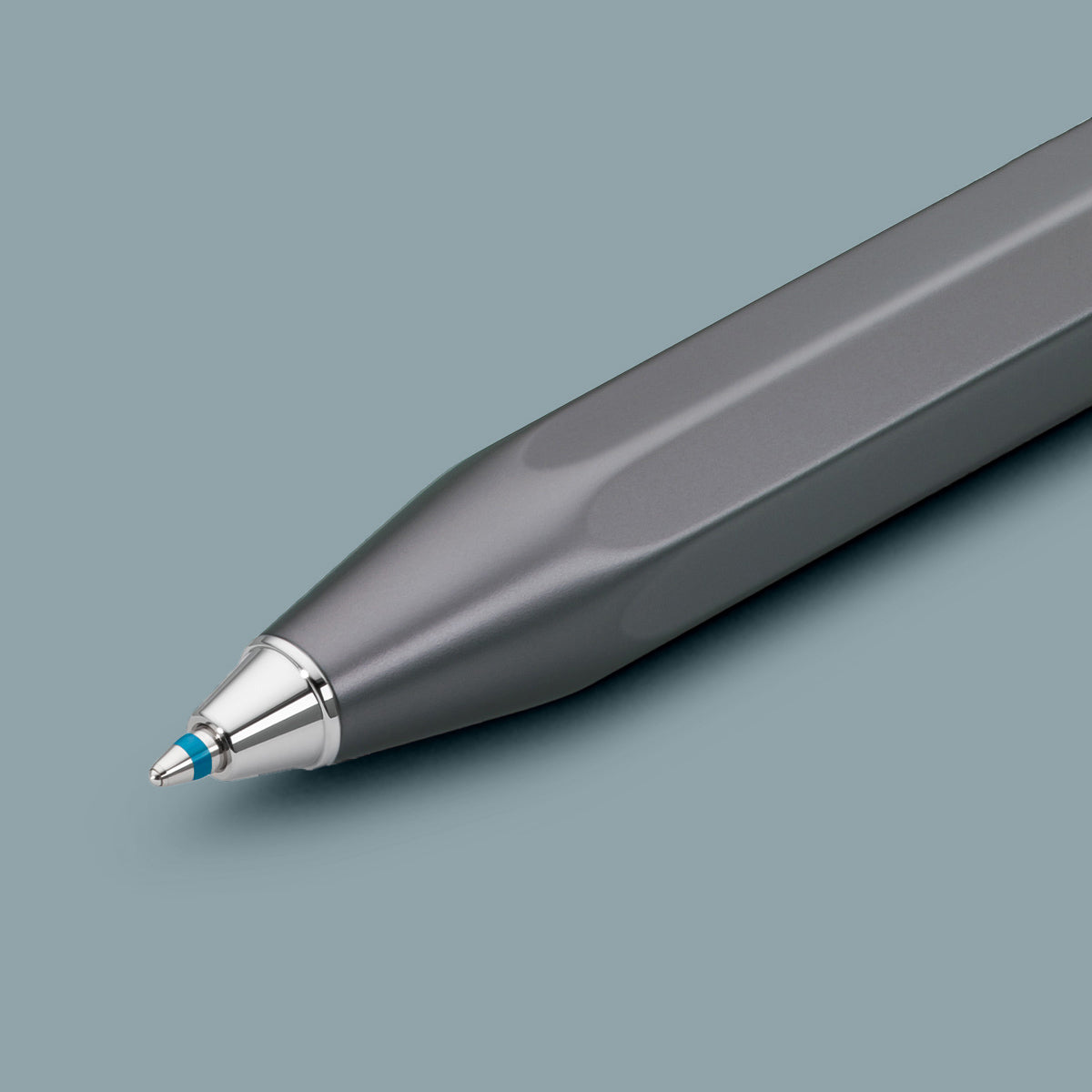 Kaweco AL SPORT Balpen Grijs│Ballpoint│art. 1510099│detail schrijfpunt met grijze achtergrond