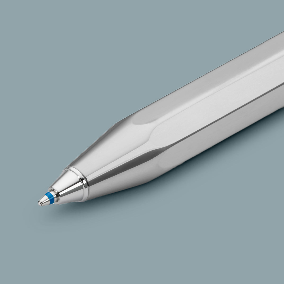 Kaweco AL SPORT Balpen Raw Polish│Ballpoint│art. 1510632│detail schrijfpunt met grijze achtergrond