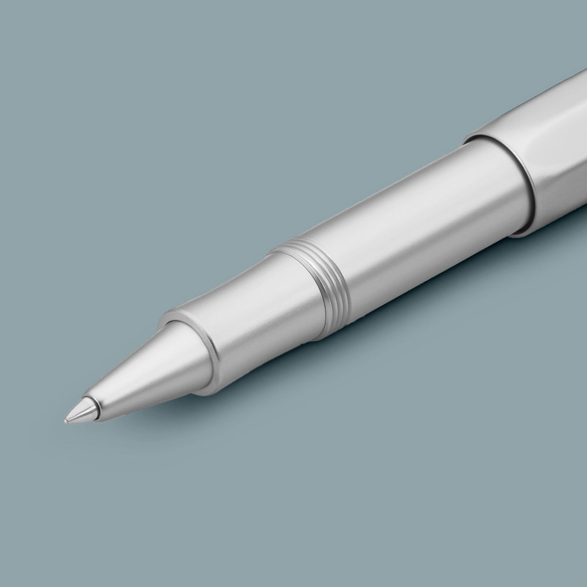 Kaweco AL SPORT Roller Ball Zilver│art. 1510716│detail schrijfpunt met grijze achtergrond