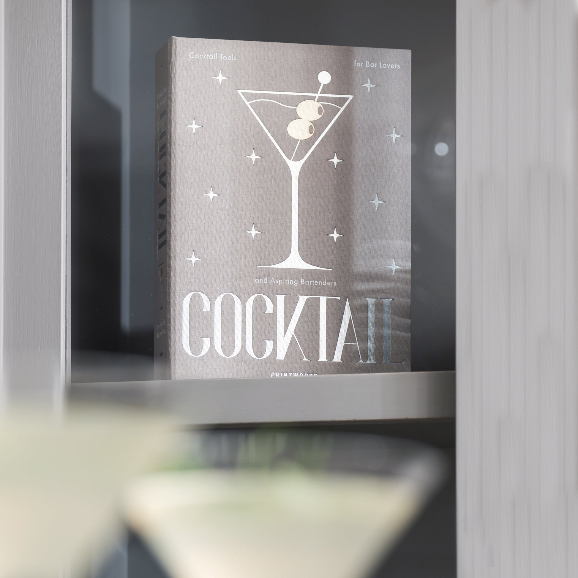 Cocktail Tools - The Essentials│Printworks│art. PW00628│staand in kast achter glas