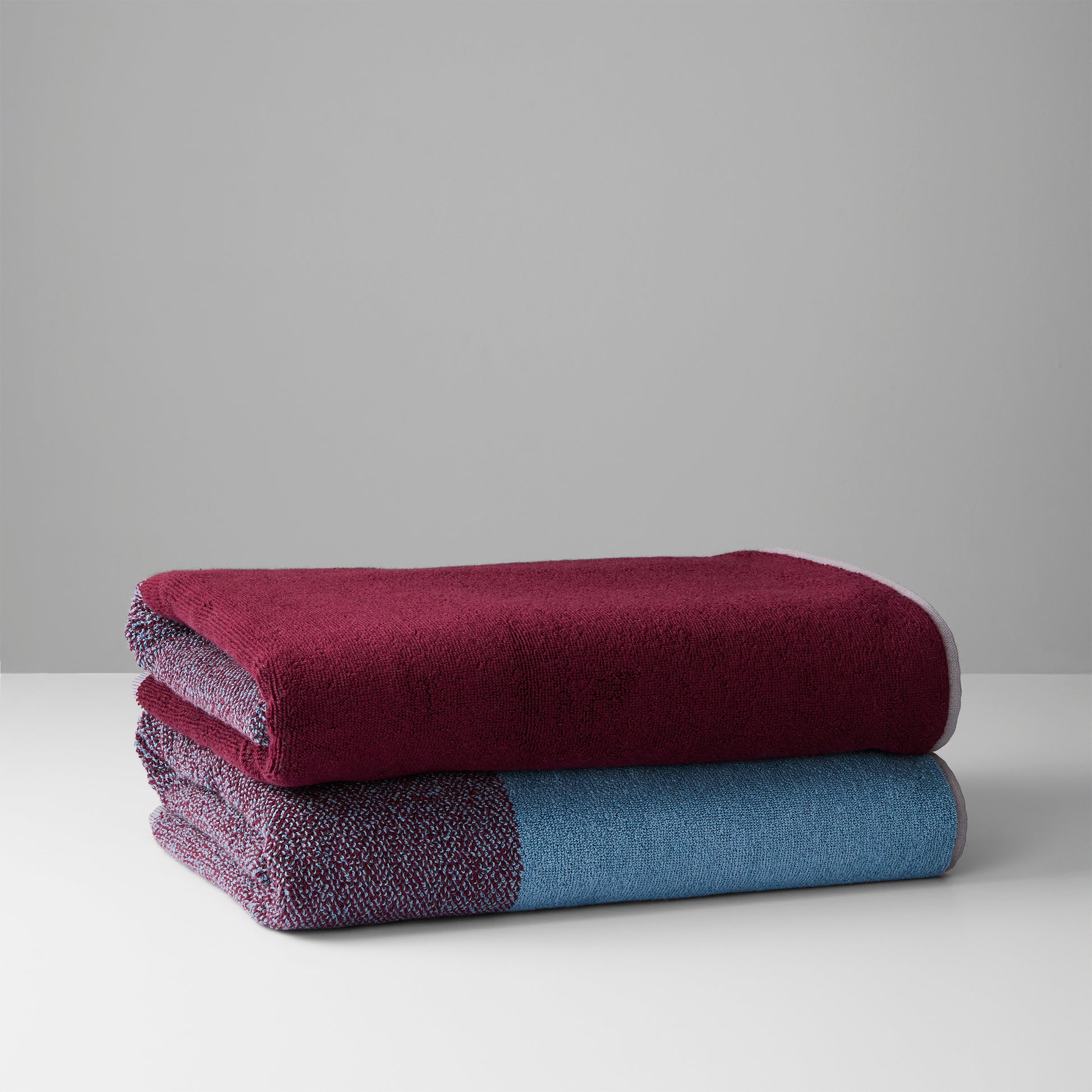 Badhanddoeken Set Blend Sky BLue & Bordeaux Lex Pott│art. LPTTSET70SBBO│2 stuks opgevouwen op stapel