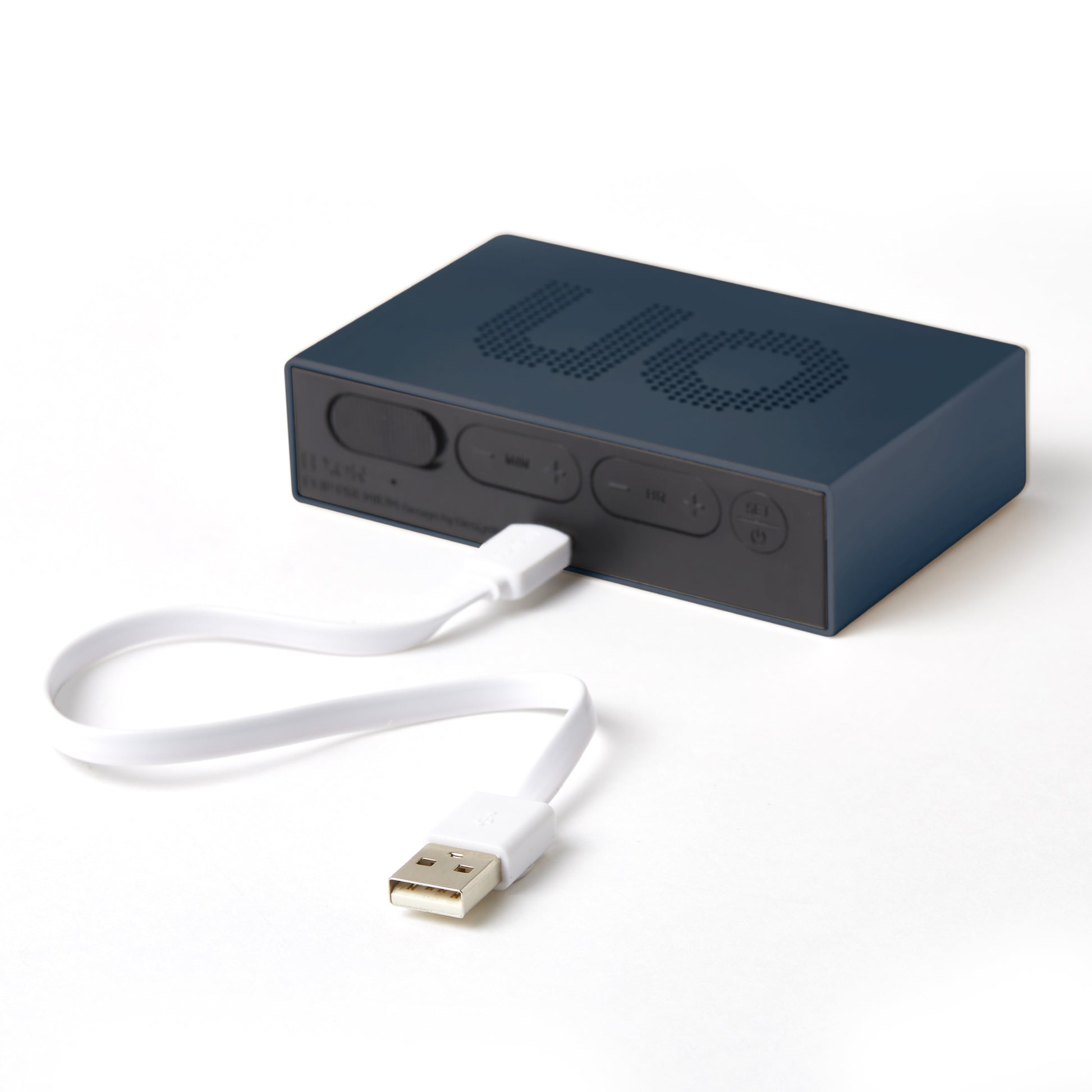 Lexon Flip Premium Wekker Blauw│Art. LR152B│achterkant met USB-kabel