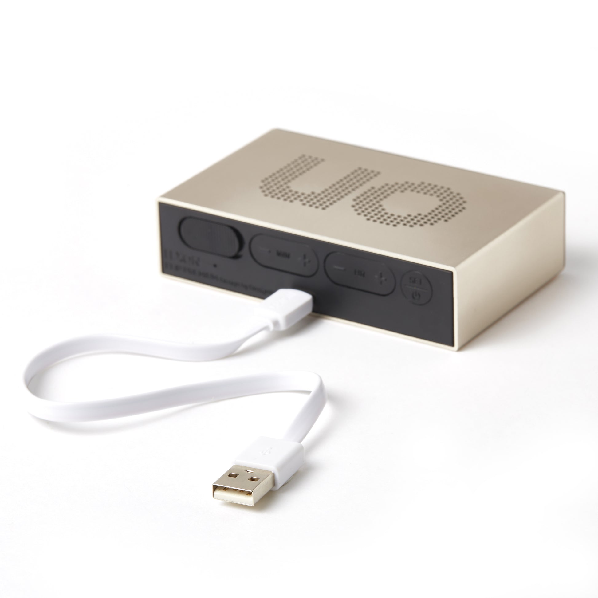 Lexon Flip Premium Wekker Goud│Art. LR152D│achterkant met USB-kabel