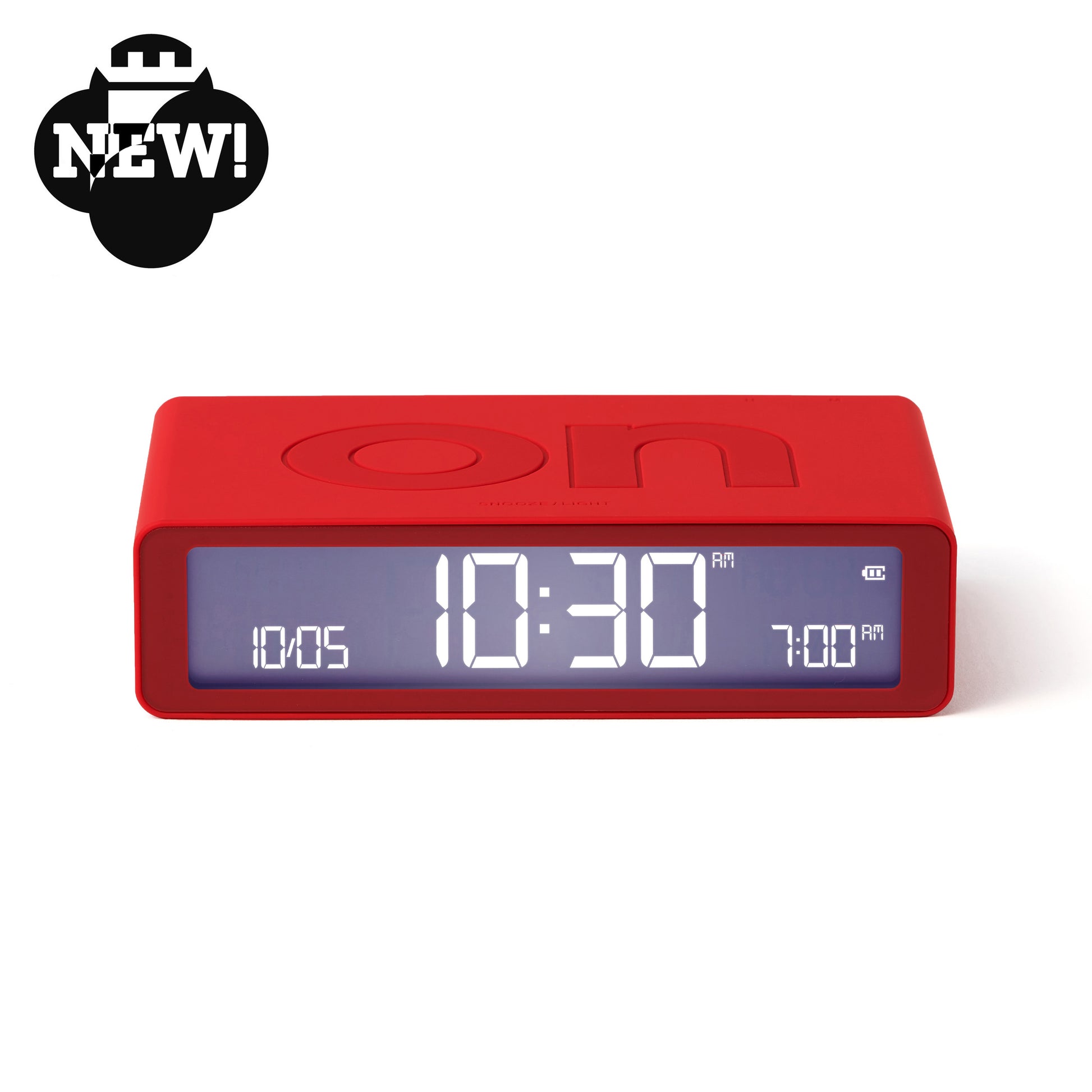 Lexon Flip+ Wekker Digitaal Rood│art. LR57R9│vooraanzicht met scherm verlicht en NEW-teken