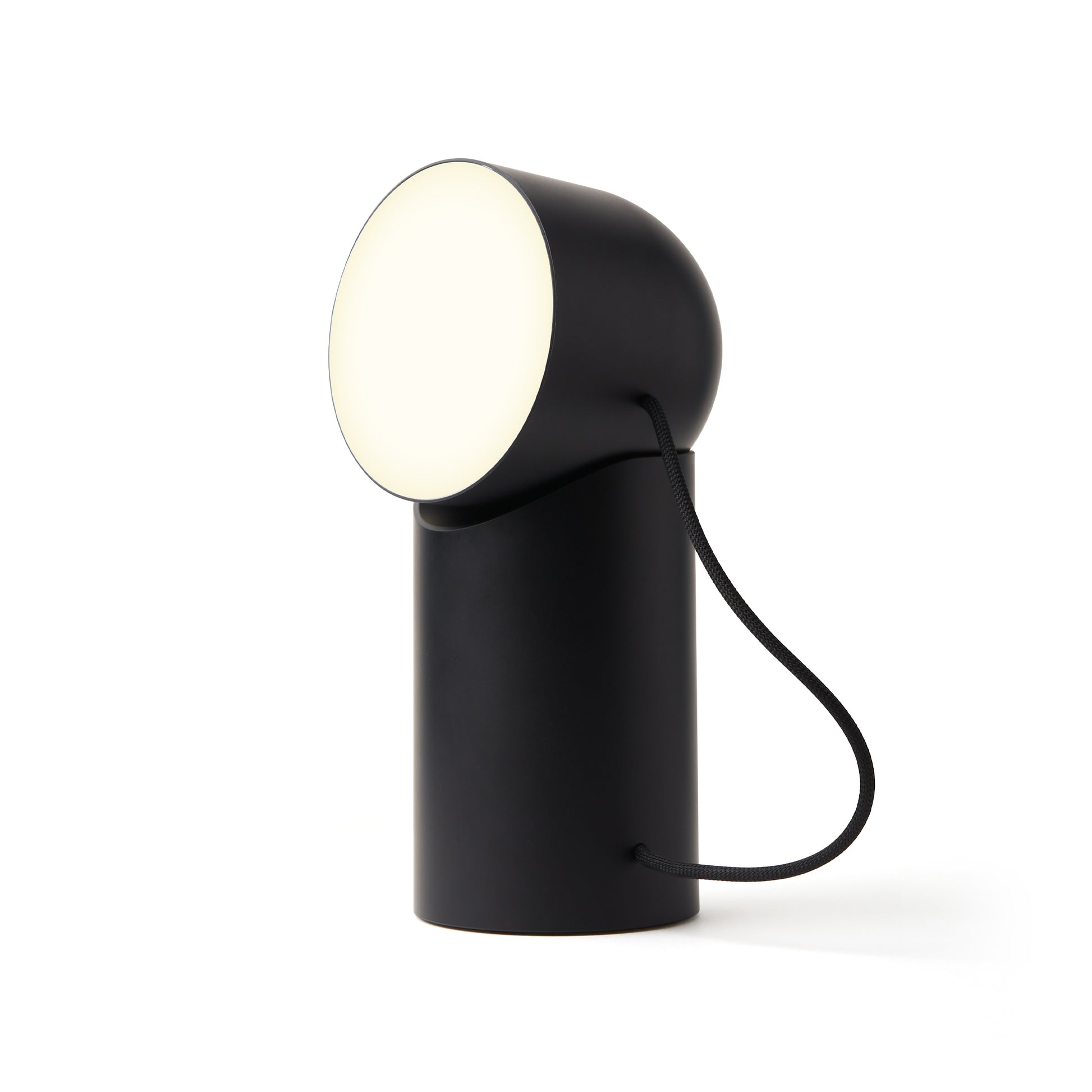 Lexon Orbe Zwart│Oplaadbare Tafellamp│art. LH88N│vooraanzicht met warm licht