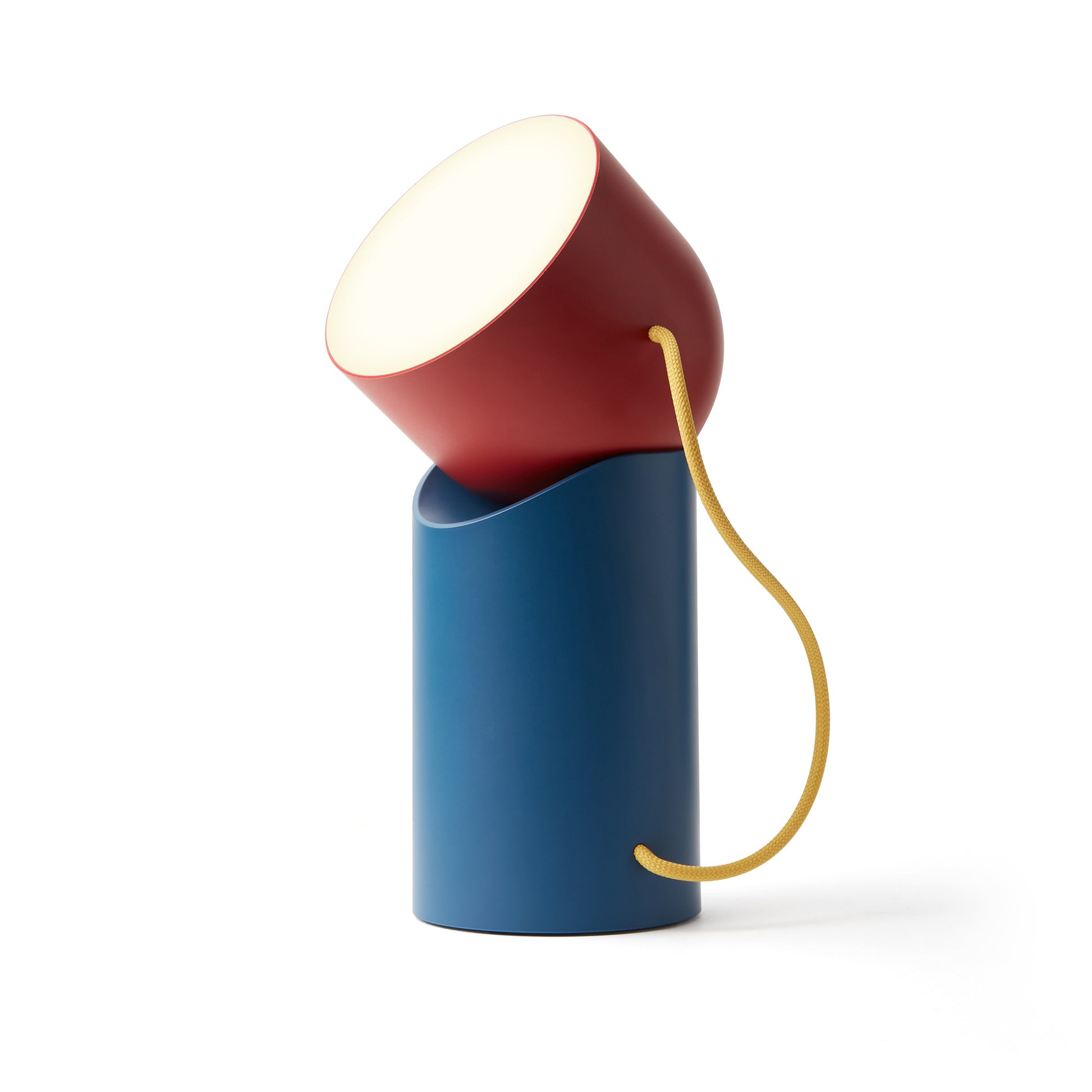 Lexon Orbe Duck Blue&Red│Oplaadbare Tafellamp│art. LH88DRY│vooraanzicht met witte achtergrond en warm licht schuin naar boven