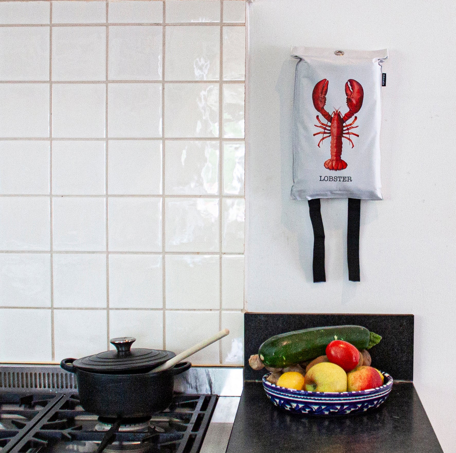 Blusdeken Kreeft Naais│Fire Blanket│art. FB01LOB│in keuken naast fornuis