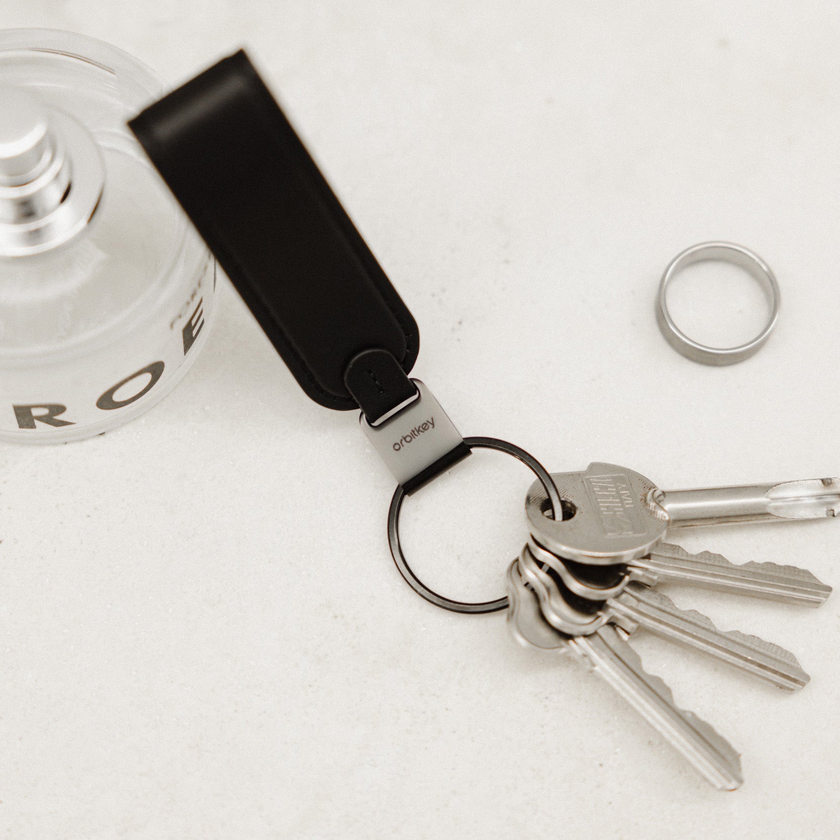 Orbitkey LoopZwart│Sleutelhange Leer│art. PLK1-BLK-101│met seutels naast ziveren ring