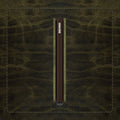 Secrid Slimwallet Dutch Martin│Pasjeshouder│art. SDM-OLIVE│zijkant met leersoort op achtergrond