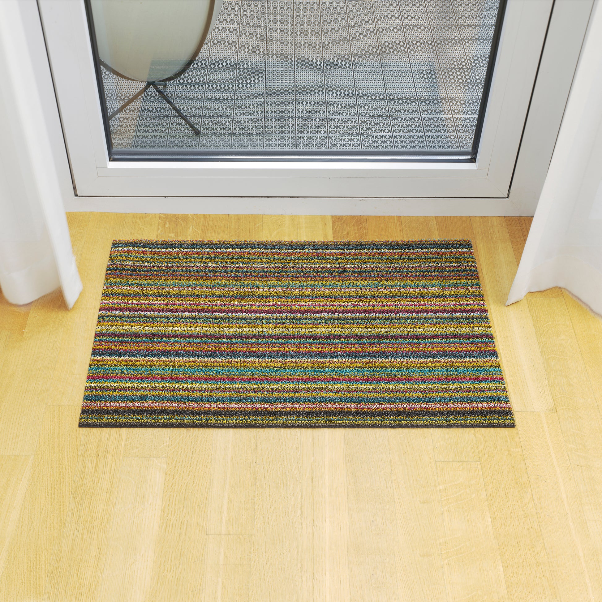 Shag Deurmat 46x71 Skinny Stripe Bright Multi│art. 200134-002│op houten vloer voor glazen deur