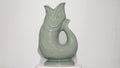 Gluckigluck Waterkaraf│Sage Groen│Guggle Jug│art. G31155/SAGE/W│video ronddraaiende kan