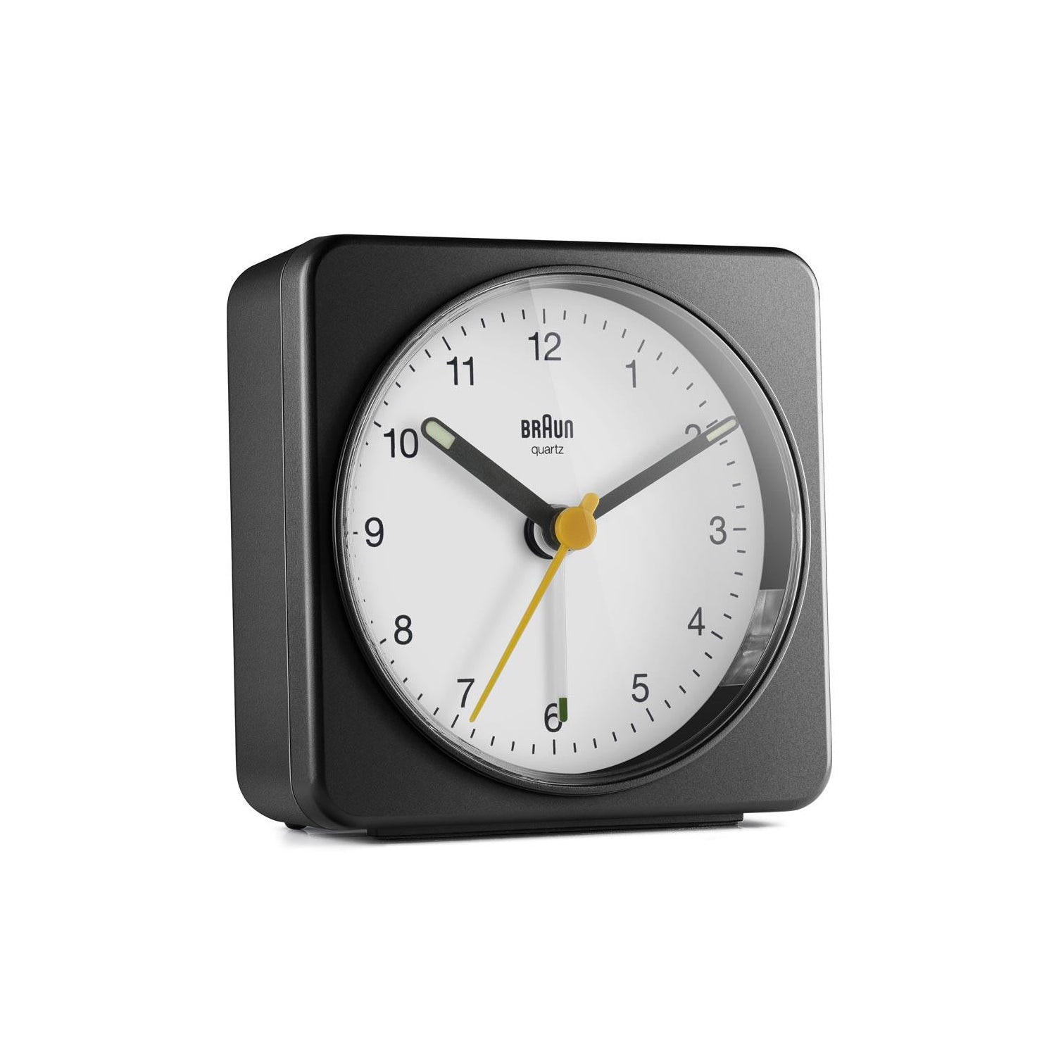 Braun Wekker Analoog BC03│Zwart&Wit│foto voorkant schuin met witte achtergrond