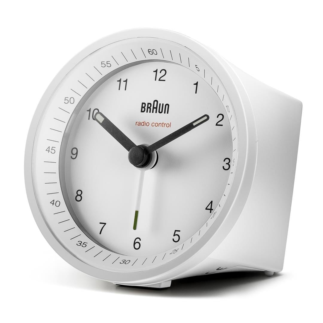 Braun Wekker Analoog BC07W-DCF│Wit│Radiogestuurd│voorkant schuin links zonder verlichting