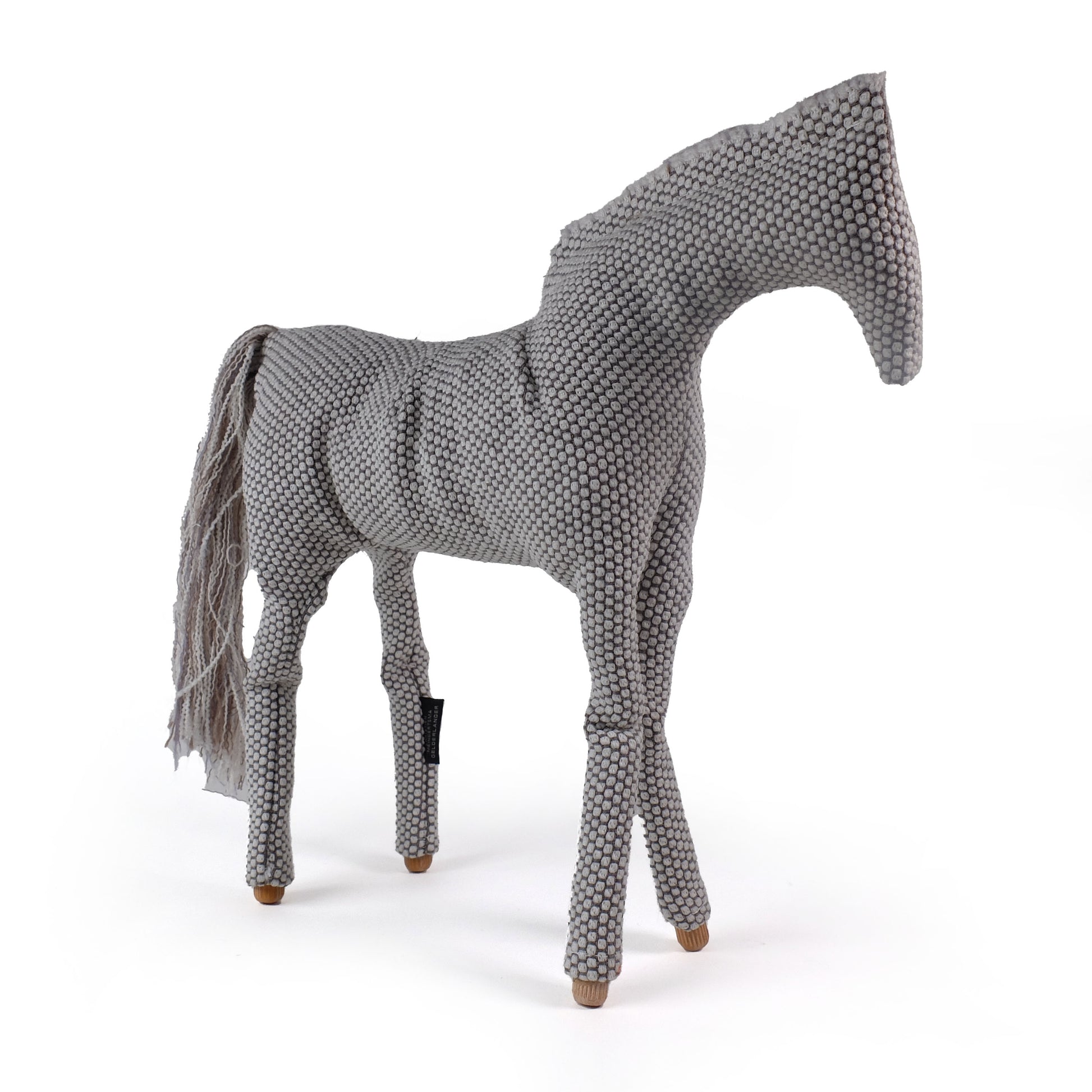 Gelderlander 07 Christien Meindertsma│Thomas Eyck│Stoffen Paard│product foto front schuin rechts