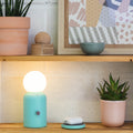 Original Lamp Mintgroen│Lund London│art. 7470│op houten plank naast plantje