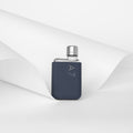 Memobottle Silicone Sleeve A7│Midnight Blue│Drinkfles│foto met achtergrond papier