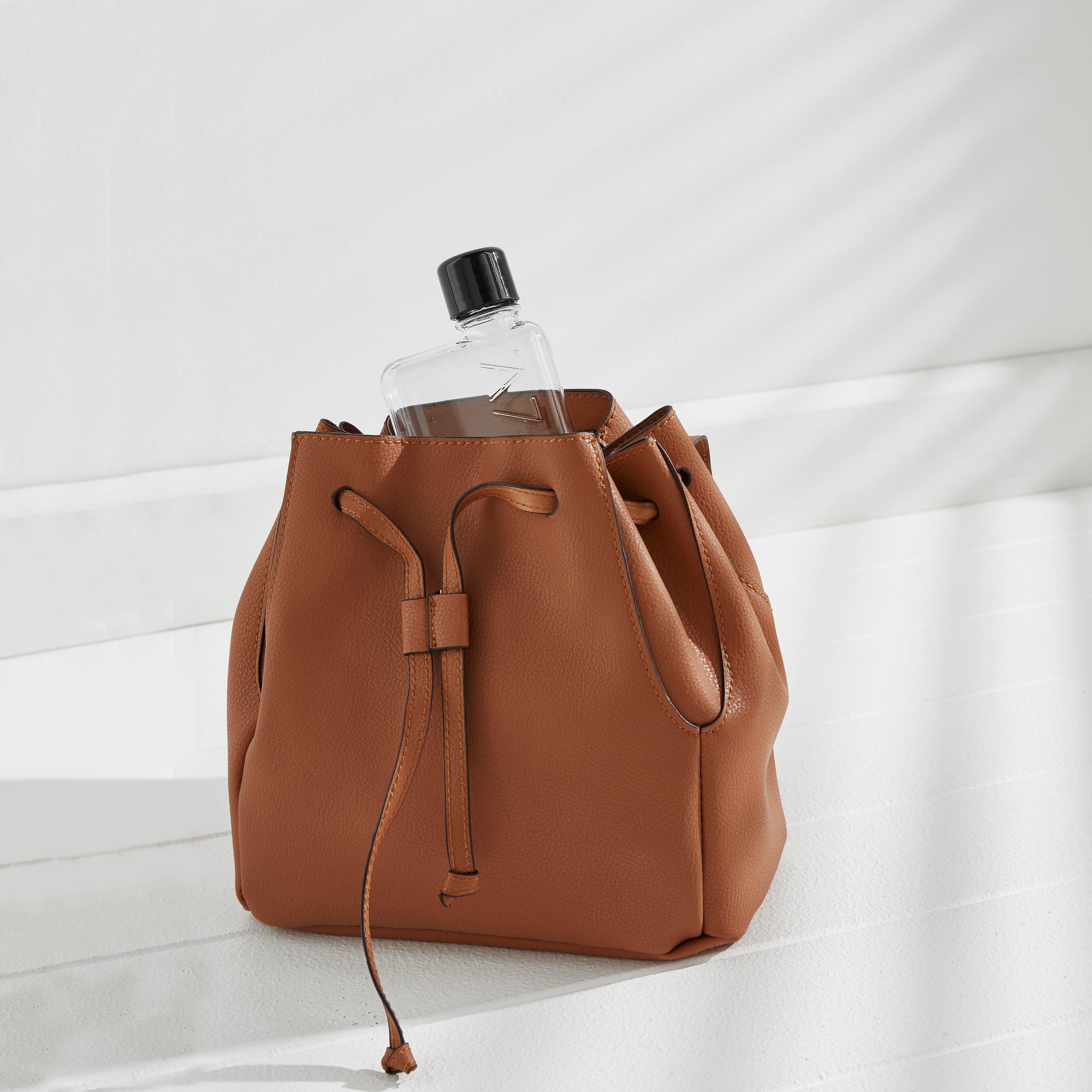 Memobottle A7│Platte Waterfles 180ml│foto in leren tas