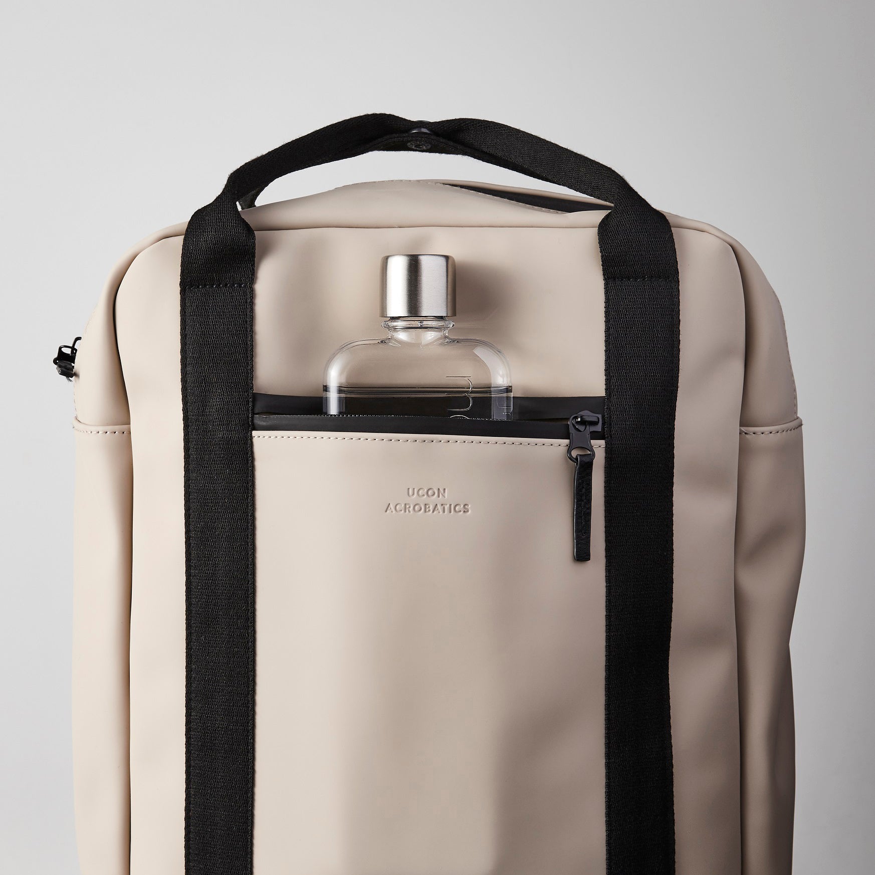 Memobottle Slim│Platte Waterfles 450ml│foto in zijvak rugzak