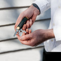 Key Organizer Orbitkey│Crazy Horse Leather Forest Green│art. CHLO-2-FGFGYG│sleutelhanger leer in handen