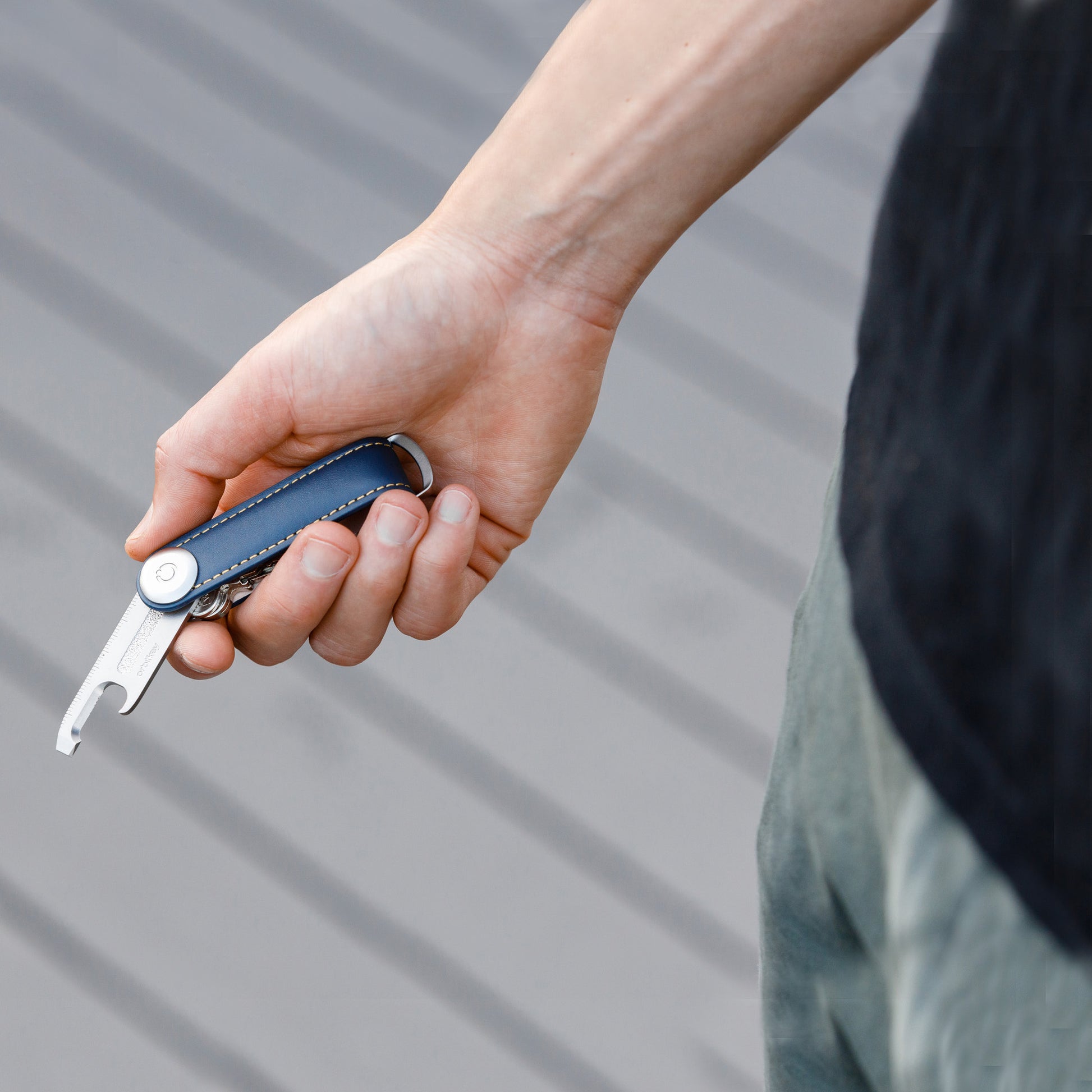 Orbitkey Key Organizer Multitool RVS│art. ADDO-1-MLT│in hand met premium Blue orbitkey