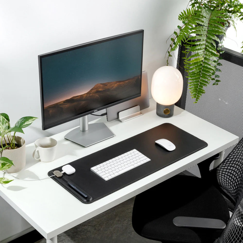 Orbitkey Desk Mat Slim Black│Bureau Organizer│art. WDS1-BLK-105│op bureau naast computer