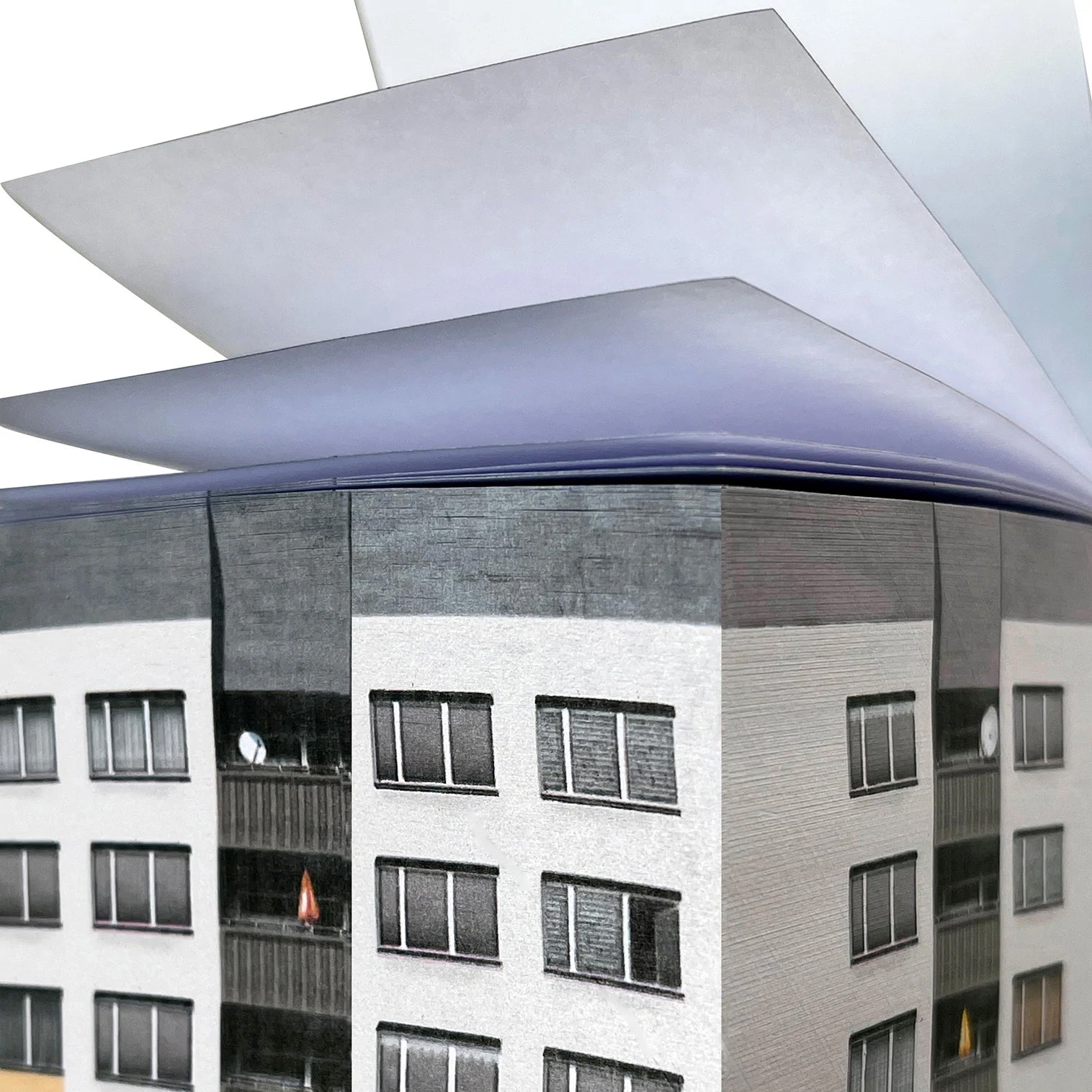Memoblok Paperscraper Plattenbau Berlin│Notitieblok hoog gebouw│detail losse vellen papier