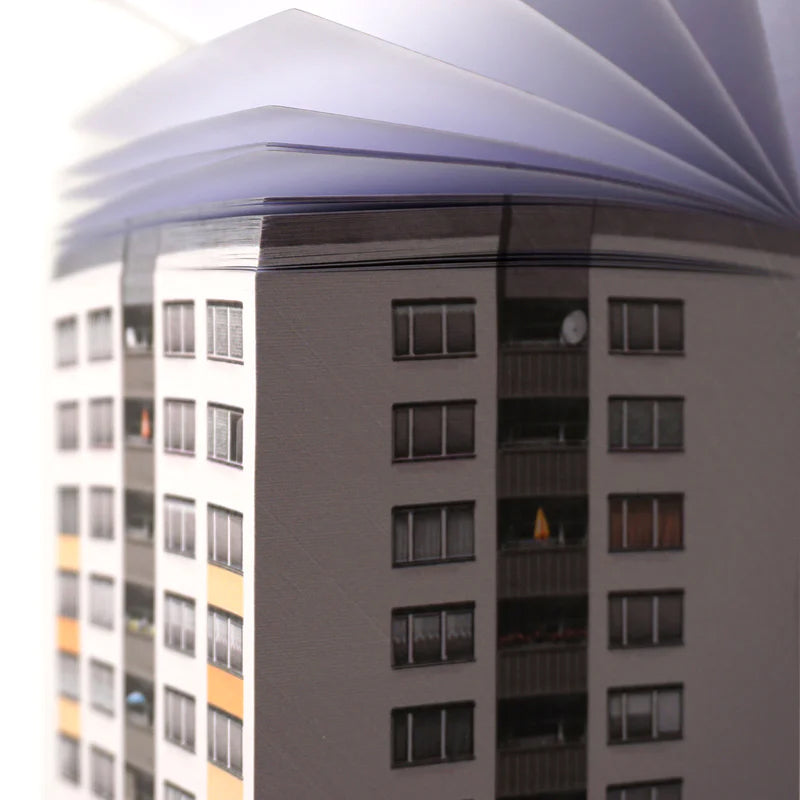 Memoblok Paperscraper Plattenbau Berlin│Notitieblok hoog gebouw│bovenkant losse vellen papier