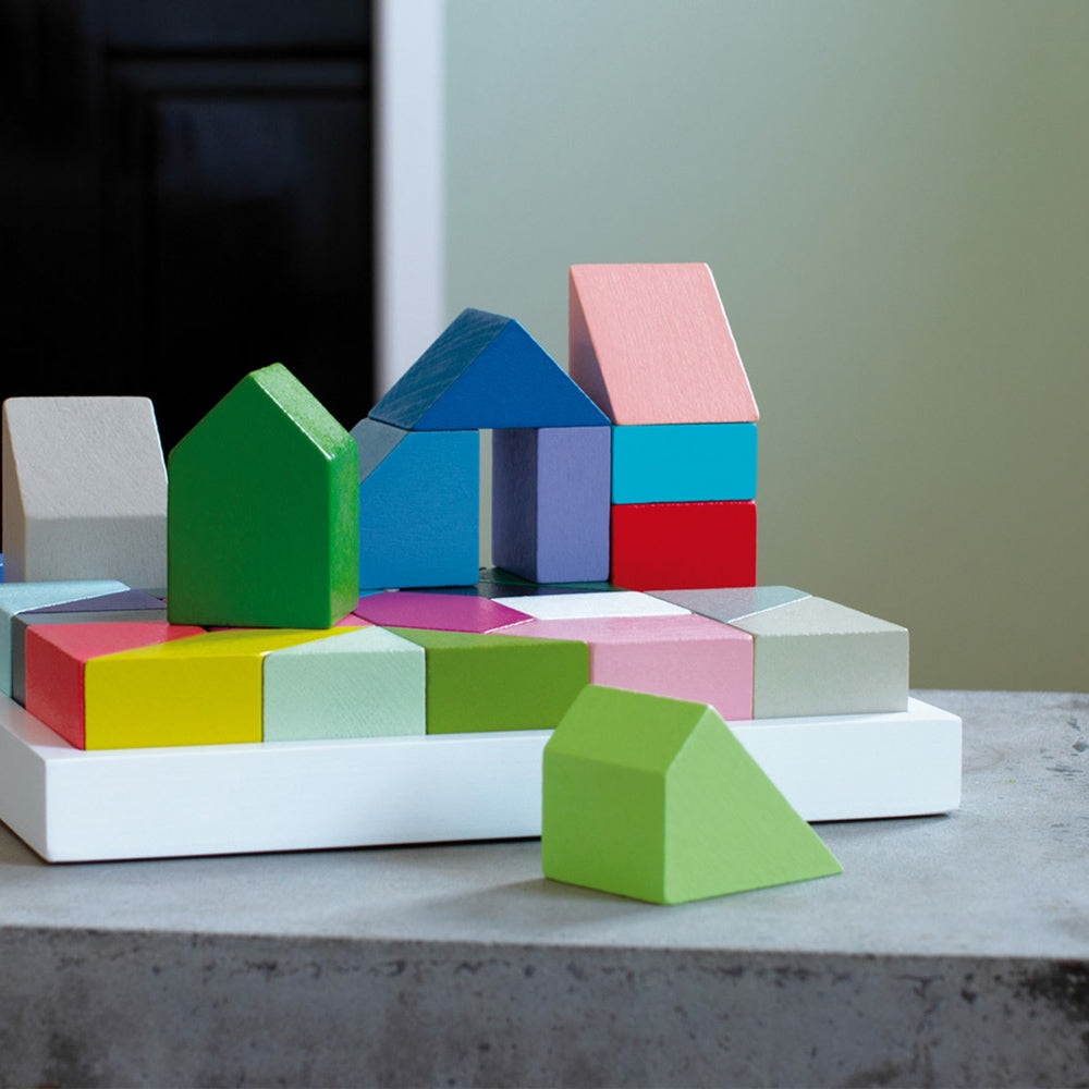 Thirty Houten Puzzel│Remember│art. BR2│op betonnen ondergrond met blokken als huisje
