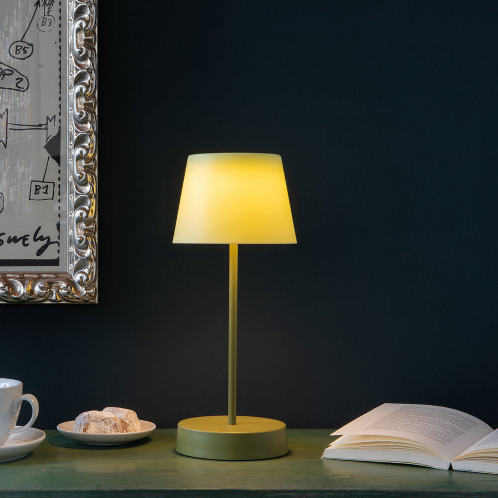 Oscar Oplaadbare tafellamp Fresh│Remember│art. LT03│Buitenverlichting│lamp aan op tafel