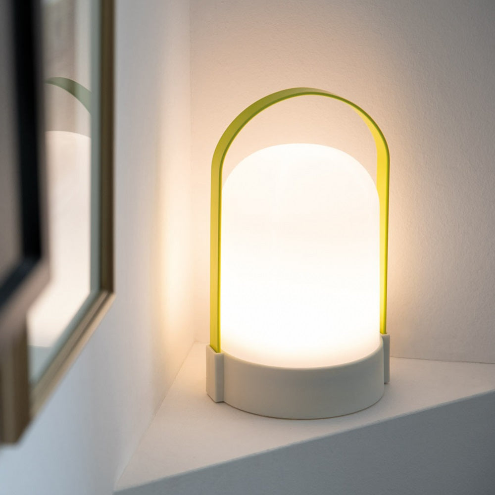 Uri Tafellamp Oplaadbaar│Celine geel-grijs│Buitenverlichting│Lifestyle lamp aan