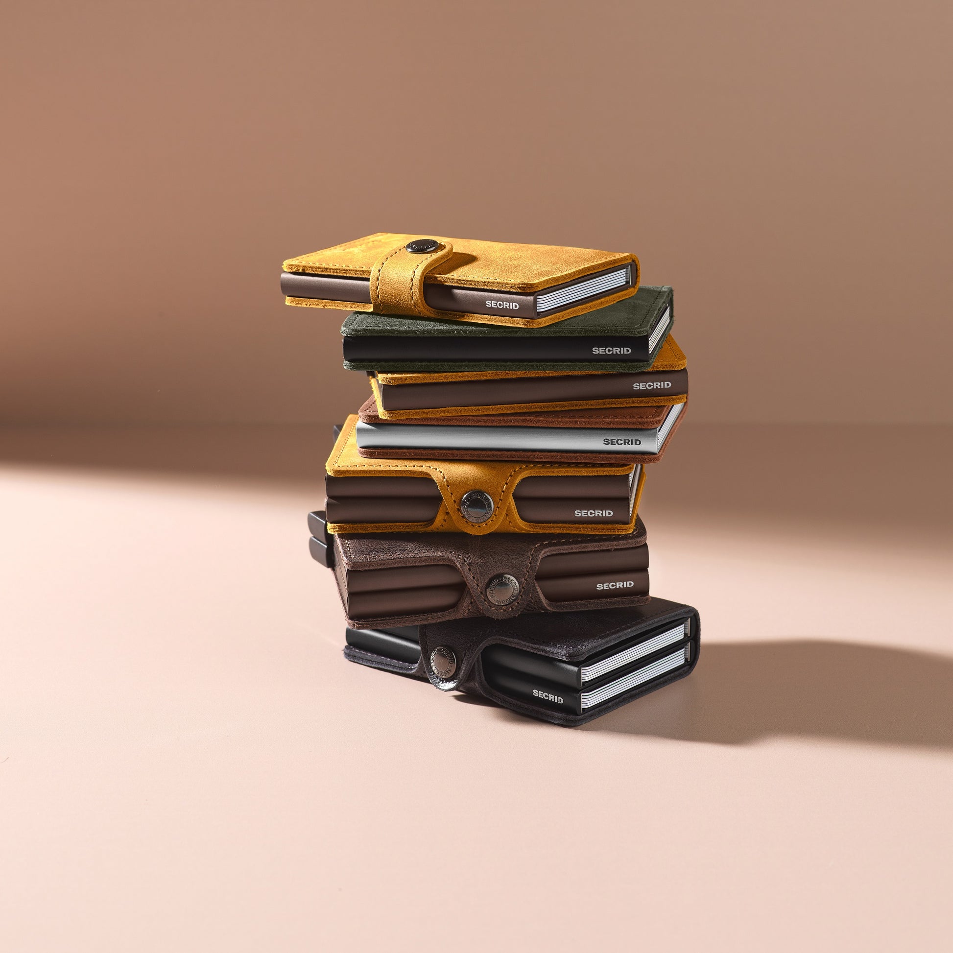 Secrid Miniwallet Vintage│art. MV-CHOCOLAT│Pasjeshouder en Portemonnee│diverse kleuren en modellen op stapel