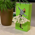 Tissue Up Girl Tissuebox│Groen│Retro Pin-Up zakdoekhouder│foto naast plant