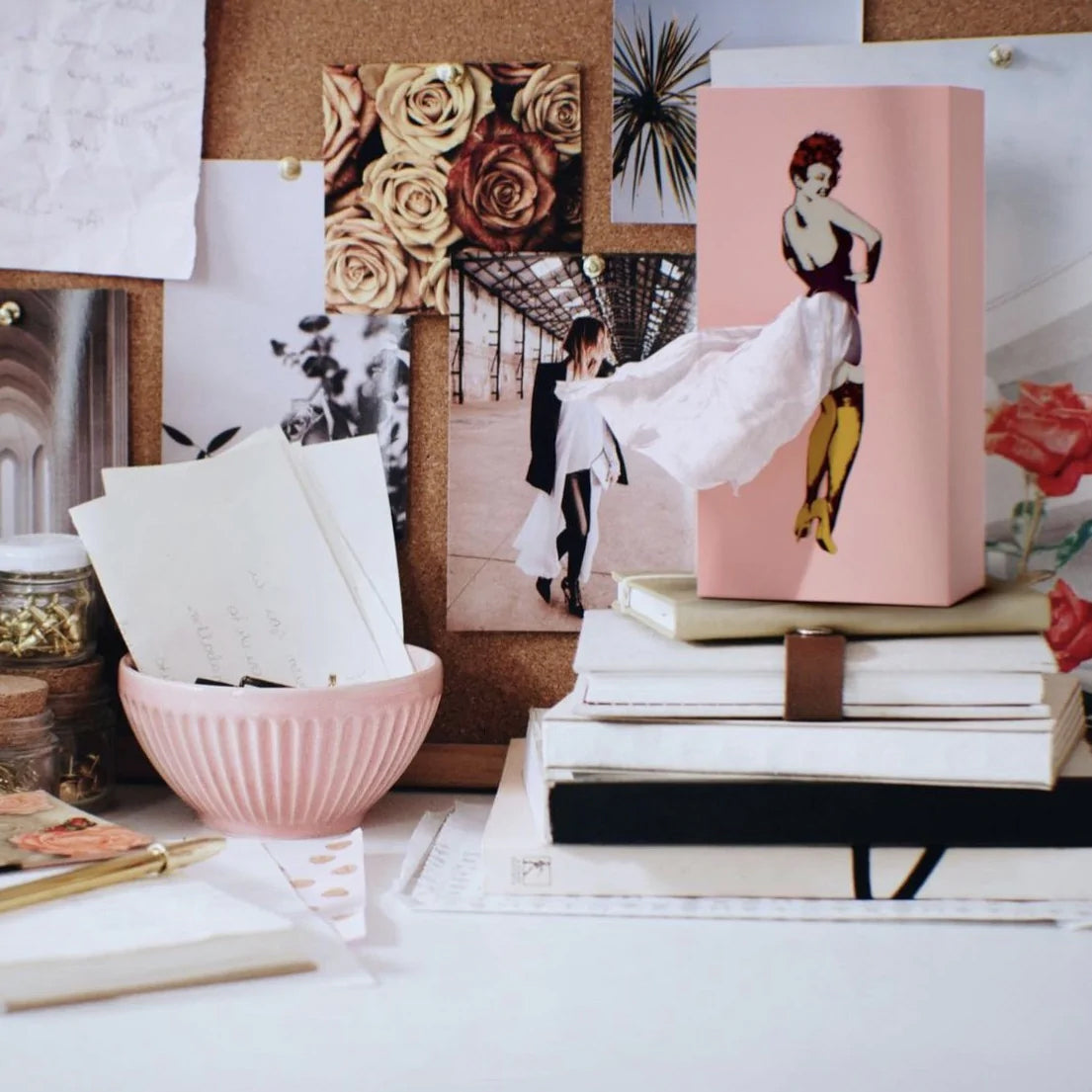 Tissue Up Girl Pink│Tissuebox Spextrum│Retro Pin-Up zakdoekhouder│lifestyle foto