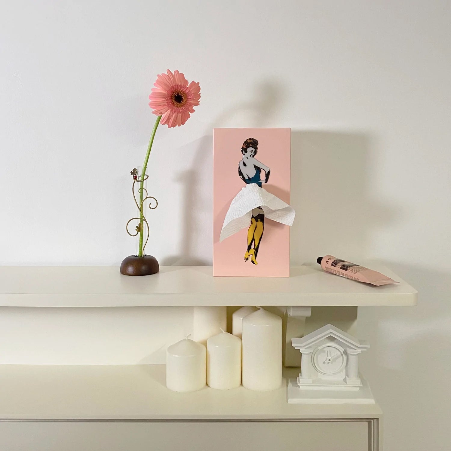 Tissue Up Girl Pink│Tissuebox Spextrum│Retro Pin-Up zakdoekhouder│foto dressoir