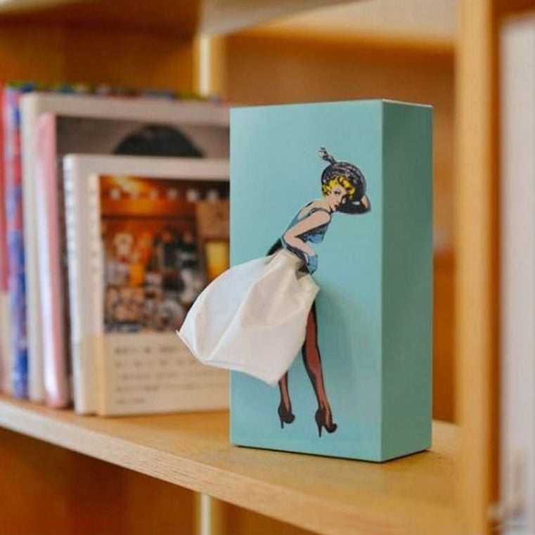 Tissue Up Girl Tissuebox│Mint│Retro Pin-Up zakdoekhouder│foto in boekenkast