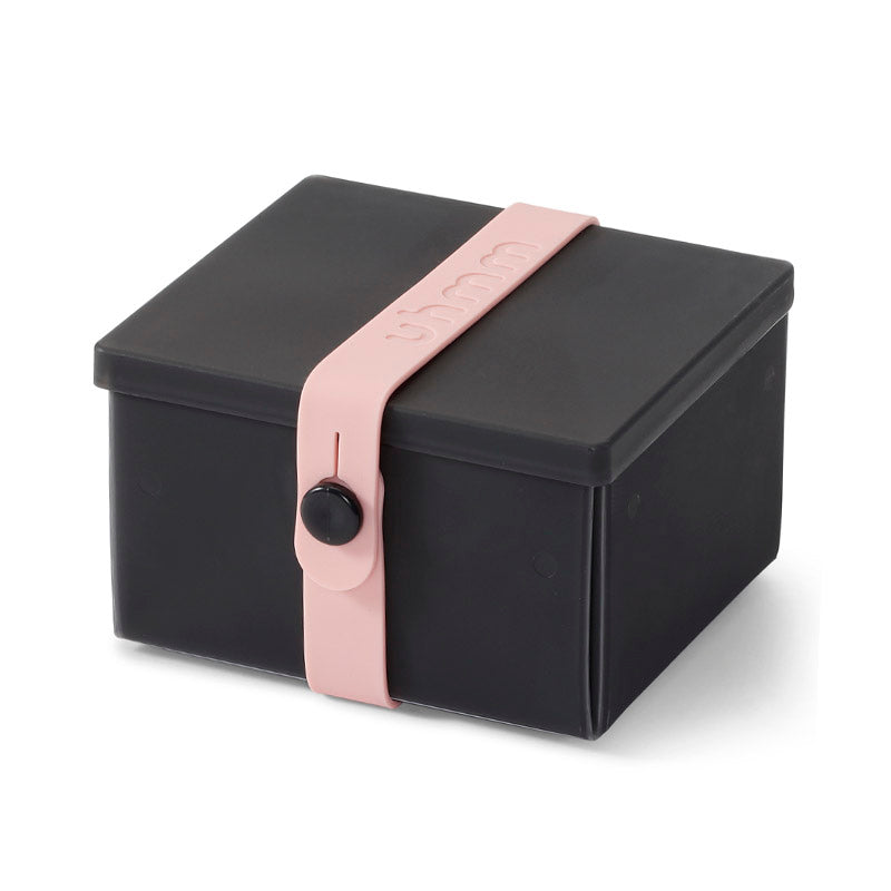 Uhmm 02 Opvouwbare Lunchbox Black Chalk│art. 981279│vooraanzicht met strap Delicate Pink