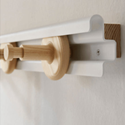 Kapstok Wheels 80cm wit│van Esch - Dirk Ploos van Amstel│art. 7070011│detail houten wiel