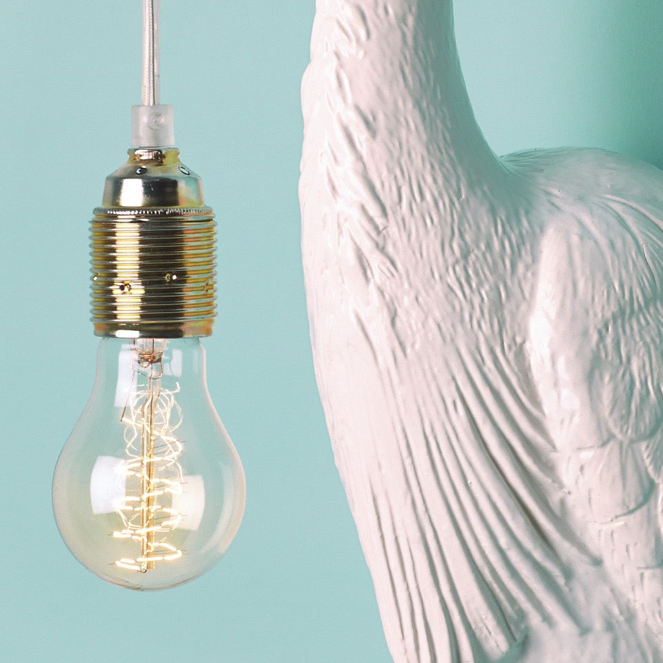 Flying Dutchman • Wandlamp • Verlichting • Designmarket.today • Wandlamp Flying Dutchman van designer Jasmin Djerzic is een echte eye-catcher! Alhoewel deze reiger een snoer in plaats van een vis tussen zijn snavels klemt, is zijn typische houding voor iedereen herkenbaar. En zal zorgen voor een glimlach op ieders gezicht.