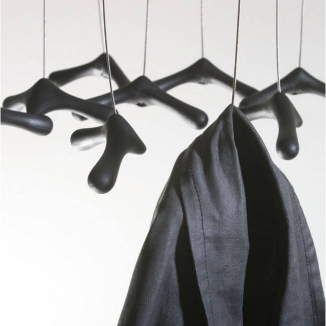 Flying Hooks Set van 4│Bos en Couvée voor Goods│Kapstok│art. FH 10.04│groep van 9 met jas