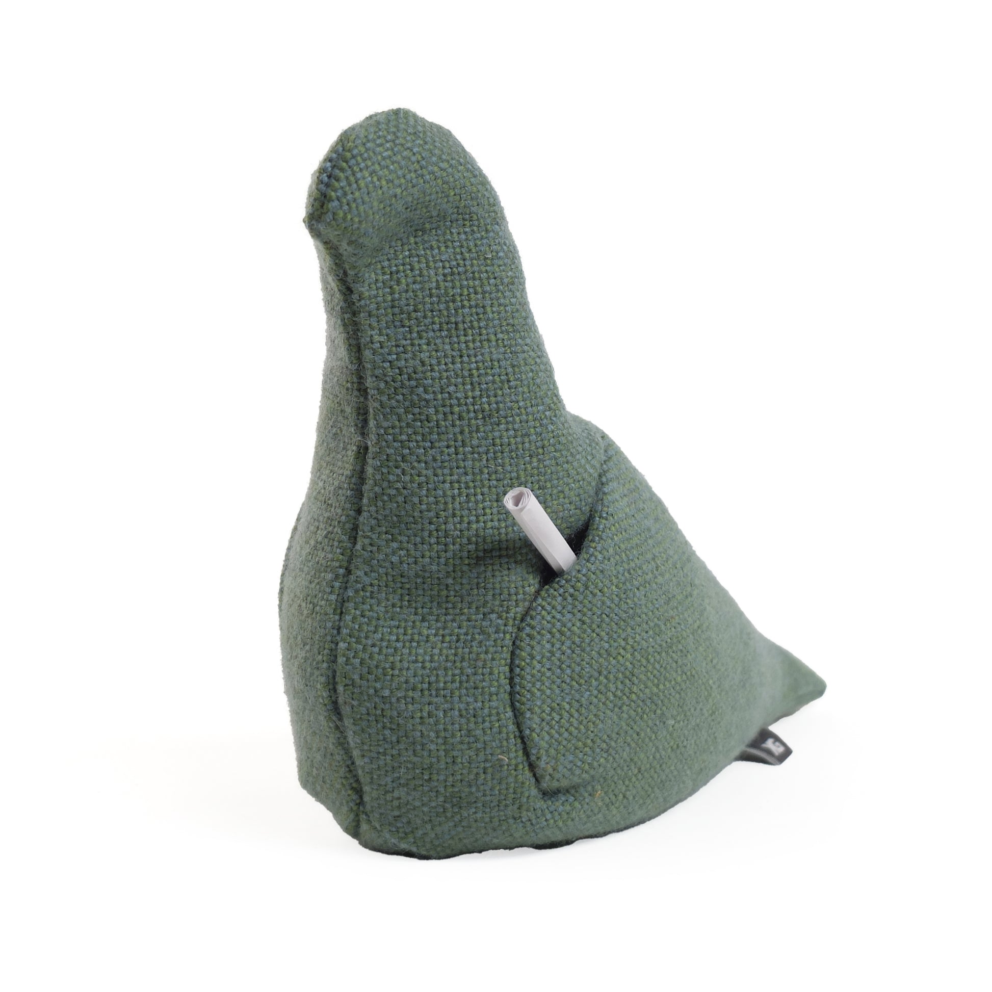 Pigeon Service nr. 2 Christien Meindertsma│Stoffen Duif│vooraanzicht met briefje postduif