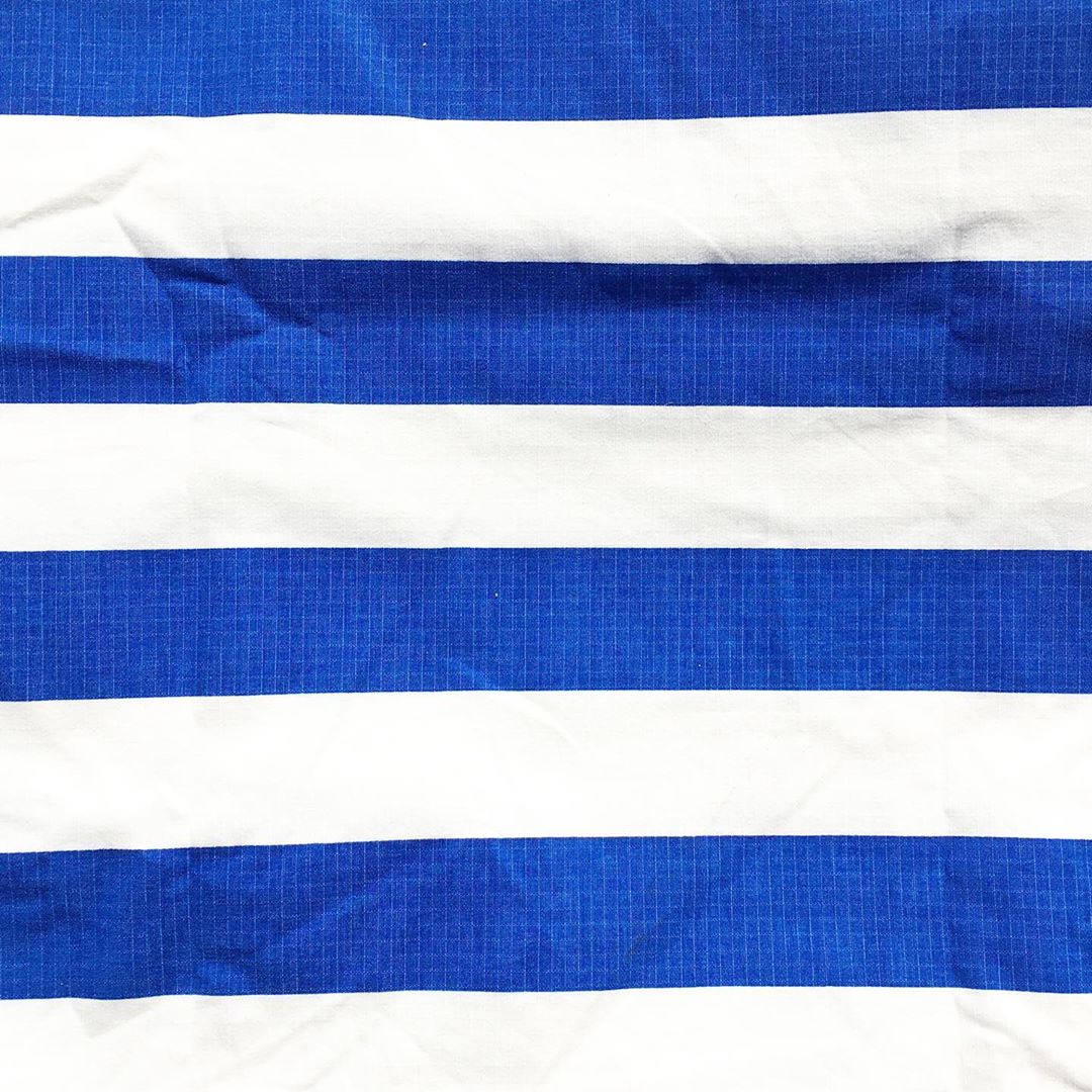 Close-up van de gestreepte stof van Notabag Marine Stripes