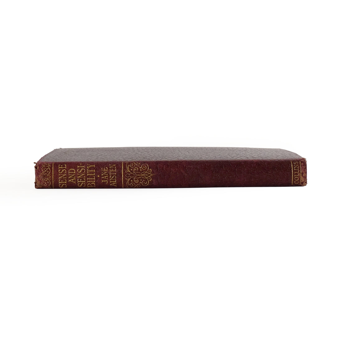 About Blanks notitieboek van de donkerrode kaft van Sense and Sensibility, vooraanzicht schuin